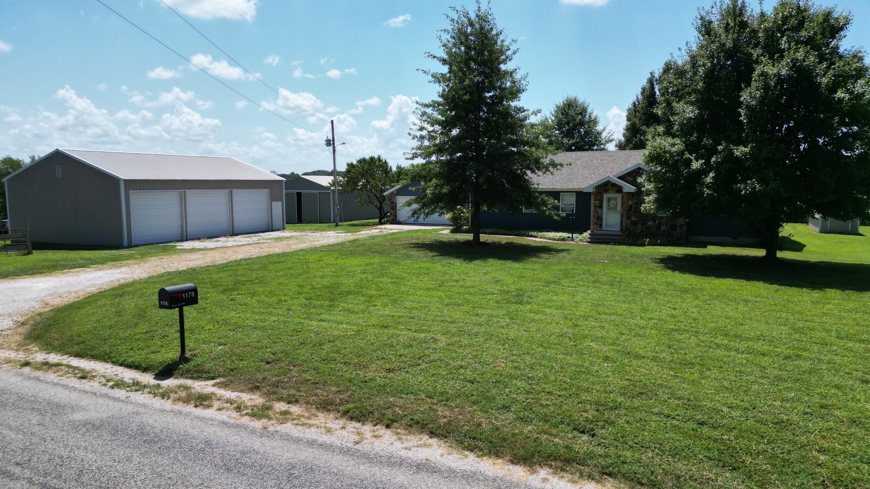 Property Photo: 1178 E 418th Road MO 65613