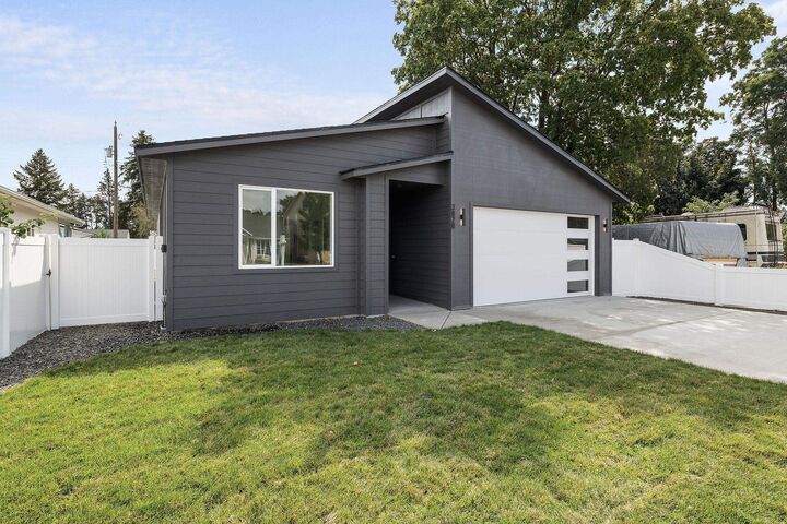 Property Photo:  3828 E 27th Ave  WA 99223 