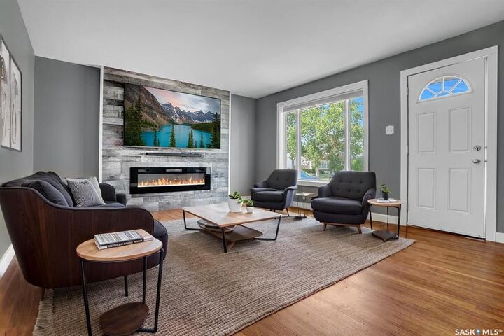 Property Photo:  1107 Montgomery Street  SK S6H 2X2 