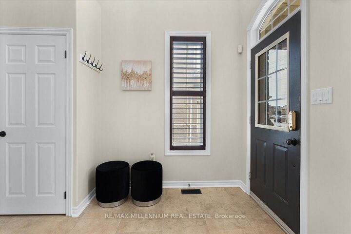 Property Photo:  3 Prince Williams Way  ON L4N 0Y9 