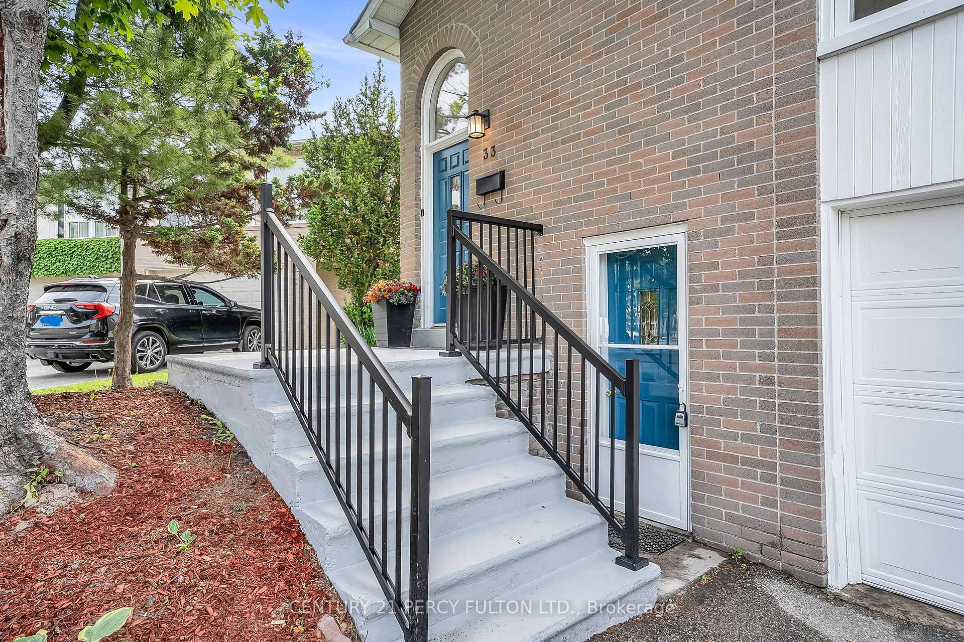 Property Photo:  33 Pettibone Square  ON M1W 2J1 