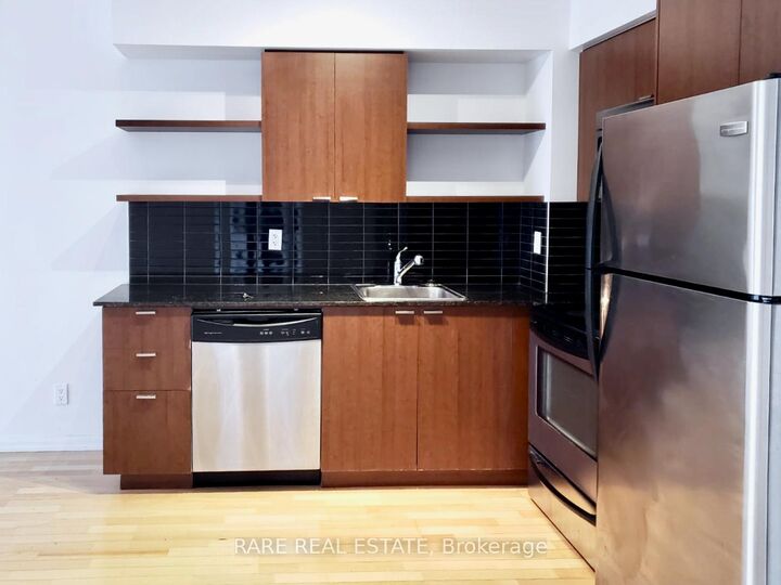 Property Photo:  35 Hayden Street 1009  ON M4Y 3C3 