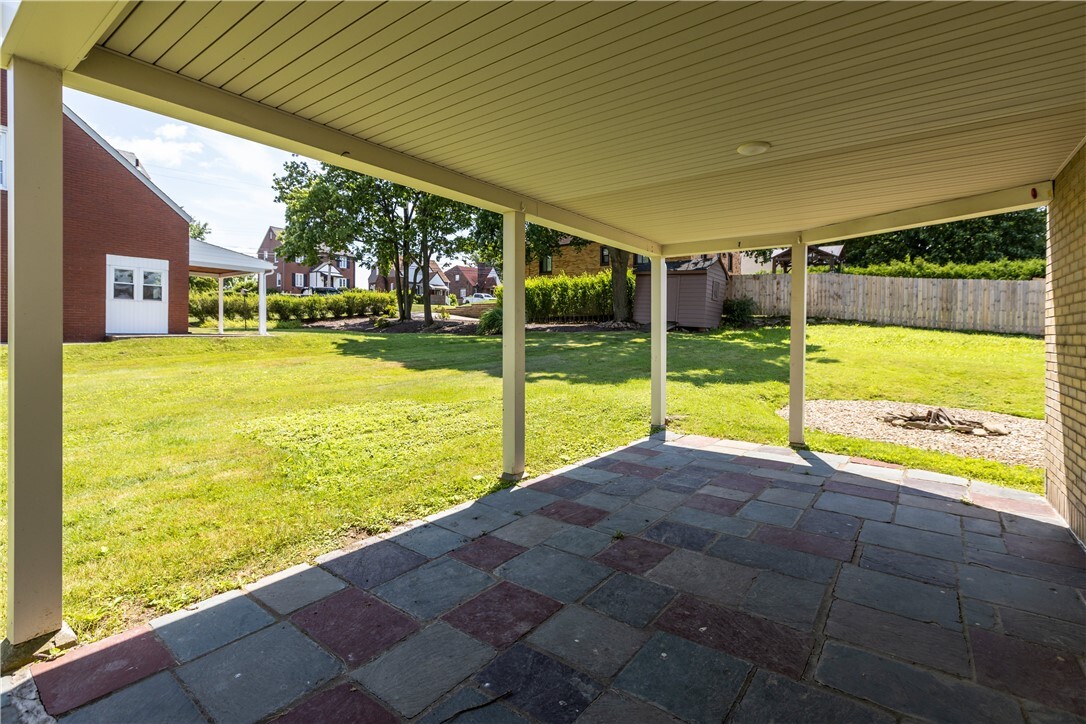 Property Photo: 306 Good Ln PA 15237