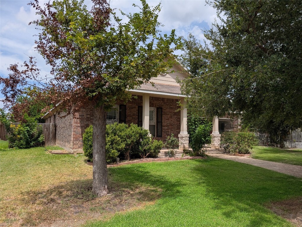 Property Photo: 370 Spring Drive TX 78640