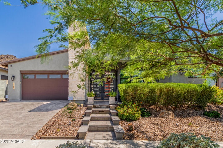 Property Photo:  1329 E Monte Way  AZ 85042 