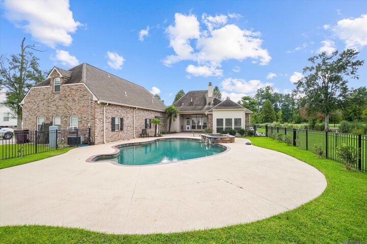 Property Photo:  40400 Abby James Rd  LA 70769 