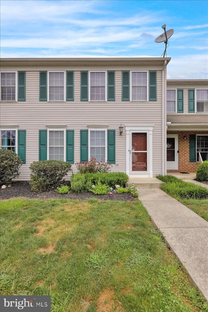 Property Photo: 395 Deerfield Drive PA 17552