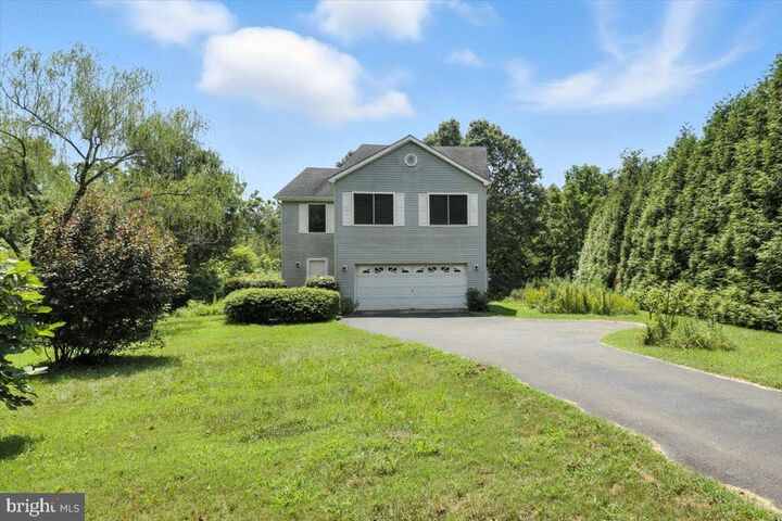 Property Photo:  48009 Freehold Drive  MD 20653 