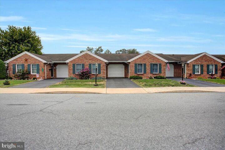 Property Photo:  112 Lurgan Avenue  PA 17257 
