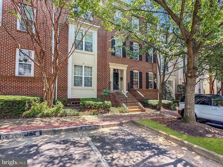 Property Photo:  1546 Northern Neck Drive 202  VA 22182