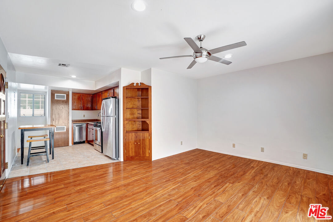 Property Photo:  1824 S Barrington Ave  CA 90025 