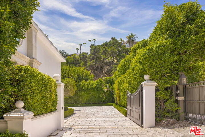 Property Photo:  10914 Bellagio Rd  CA 90077 