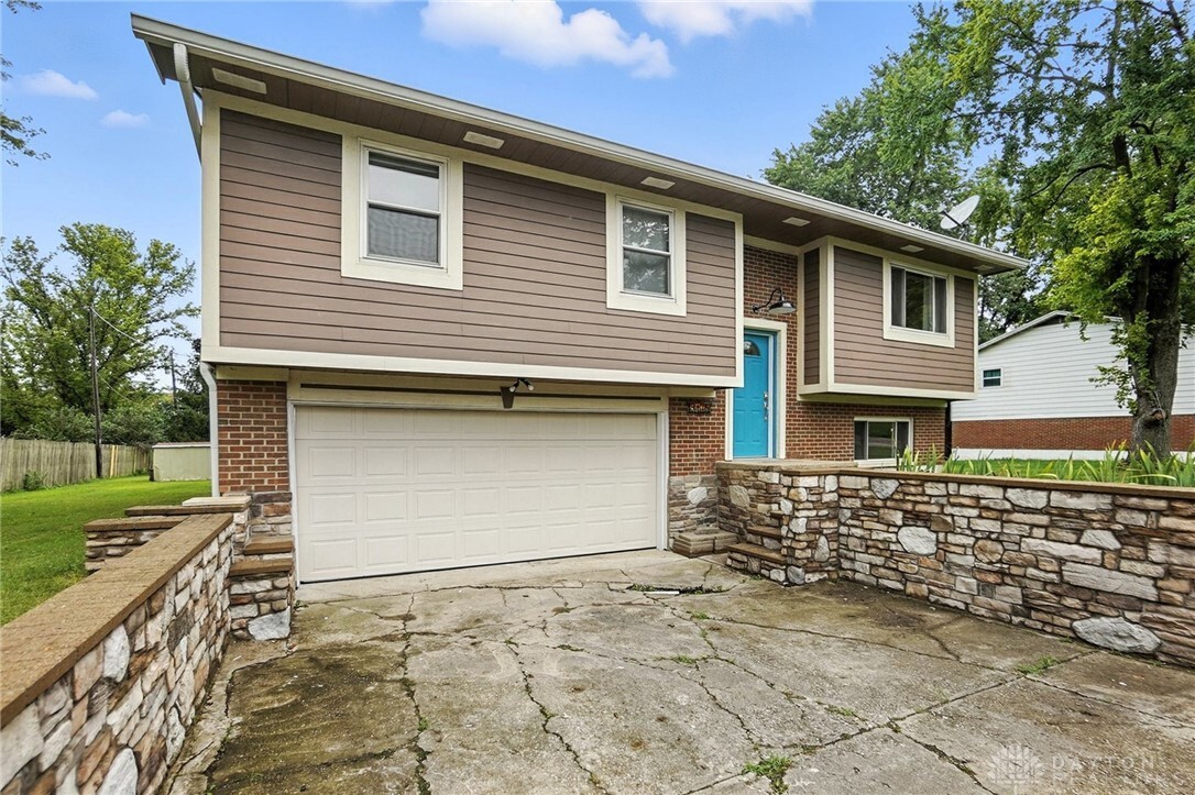Property Photo:  9175 Bunnell Hill Road  OH 45458 