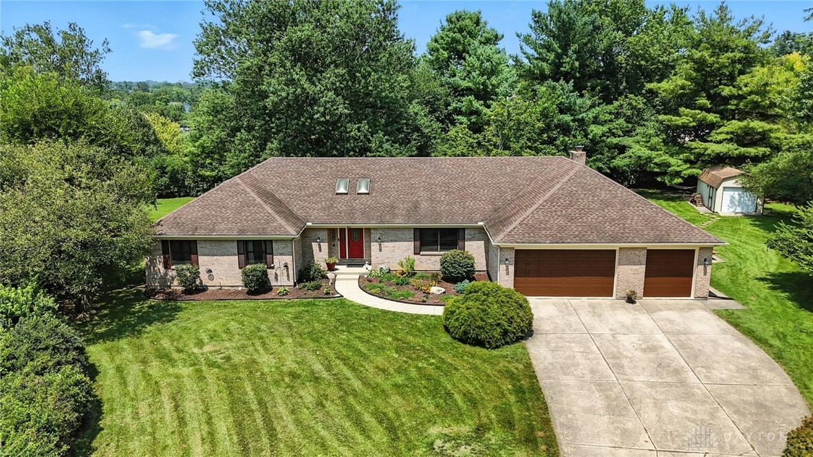 Property Photo: 60 Robinglen Court OH 45066