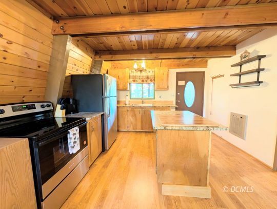 Property Photo: 295 E Porcupine Dr UT 84762
