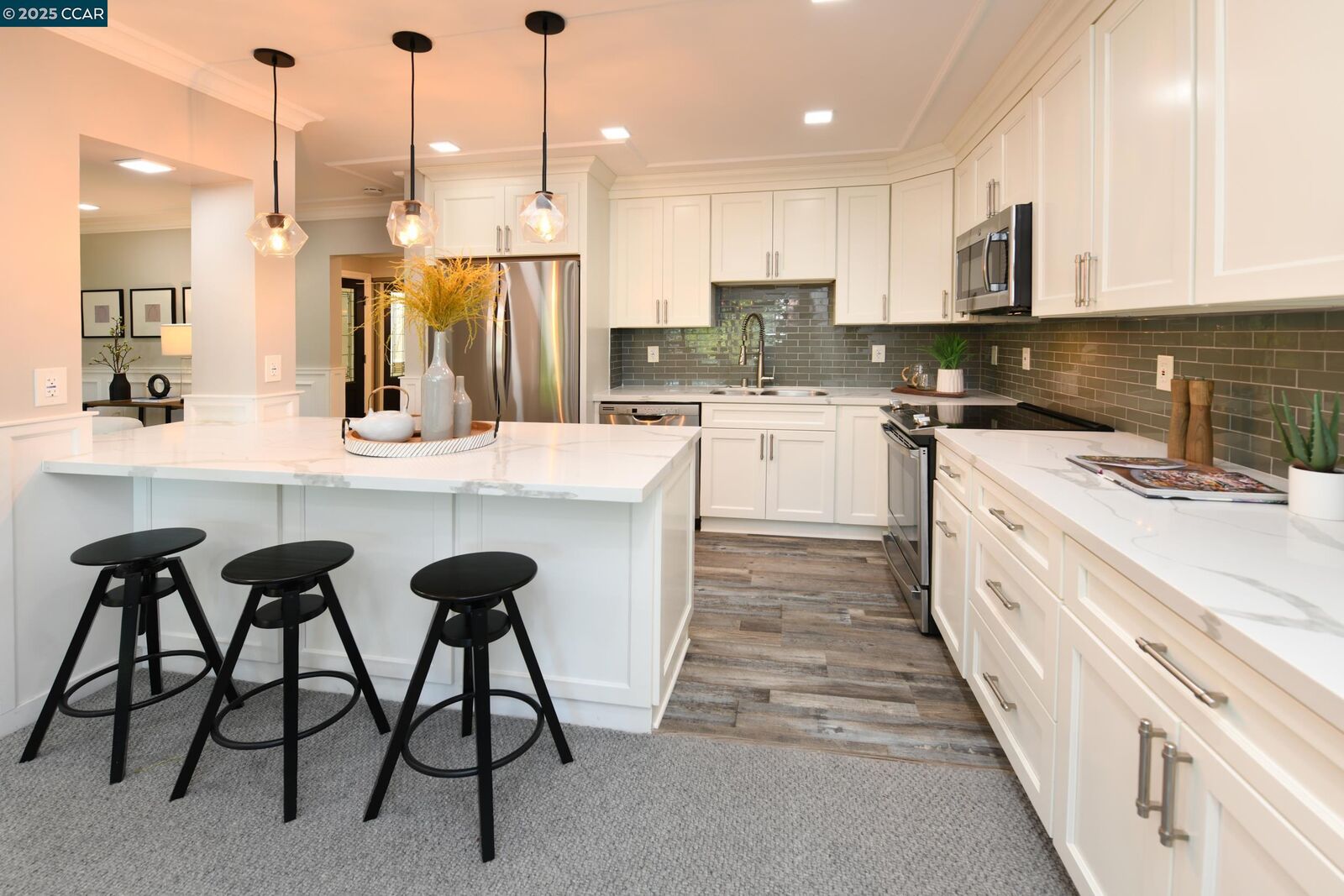 Property Photo: 1345 Singingwood Ct 5 CA 94595