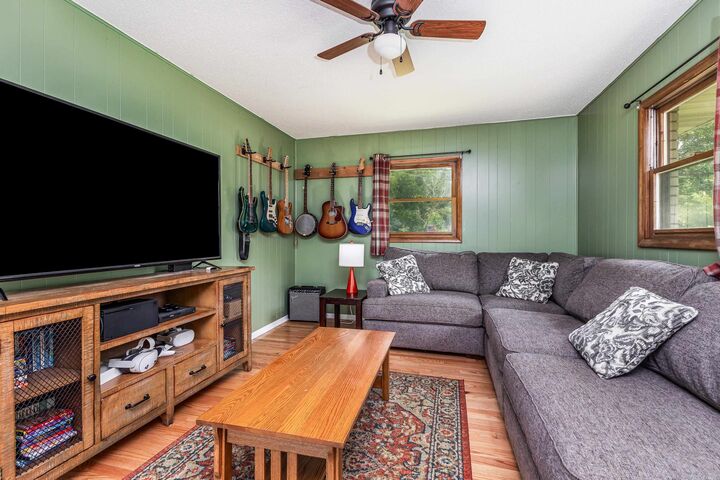 Property Photo:  3565 St Catherine Road  IA 52031 