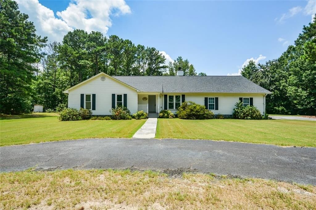 Property Photo: 4375 Highway 92 GA 30135