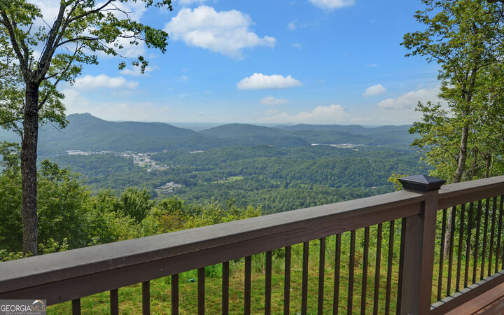 Property Photo:  657 Winding View Trail  GA 30525