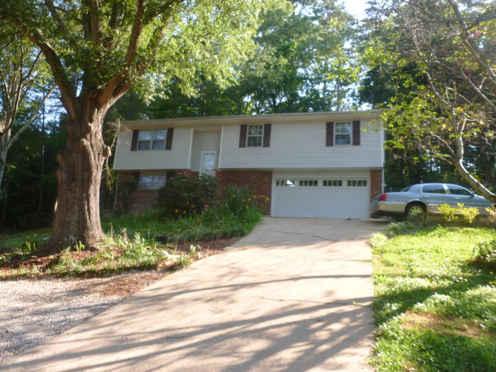 1303 Thrasher Pike  Hixson TN 37343 photo