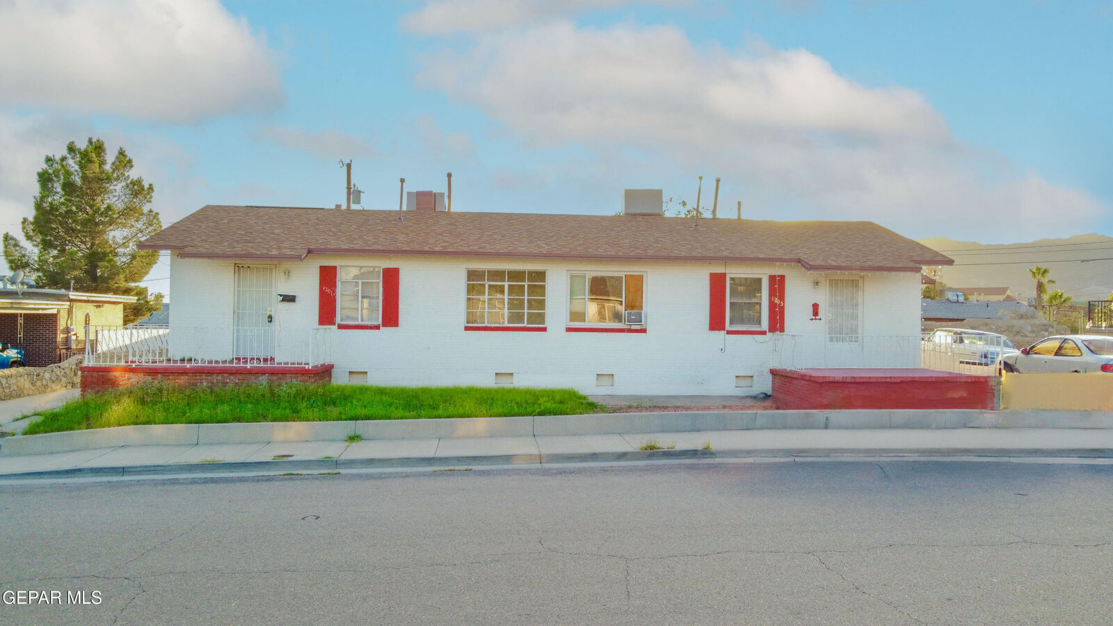 Property Photo:  1201&Amp1203 Selden Drive  TX 79903 