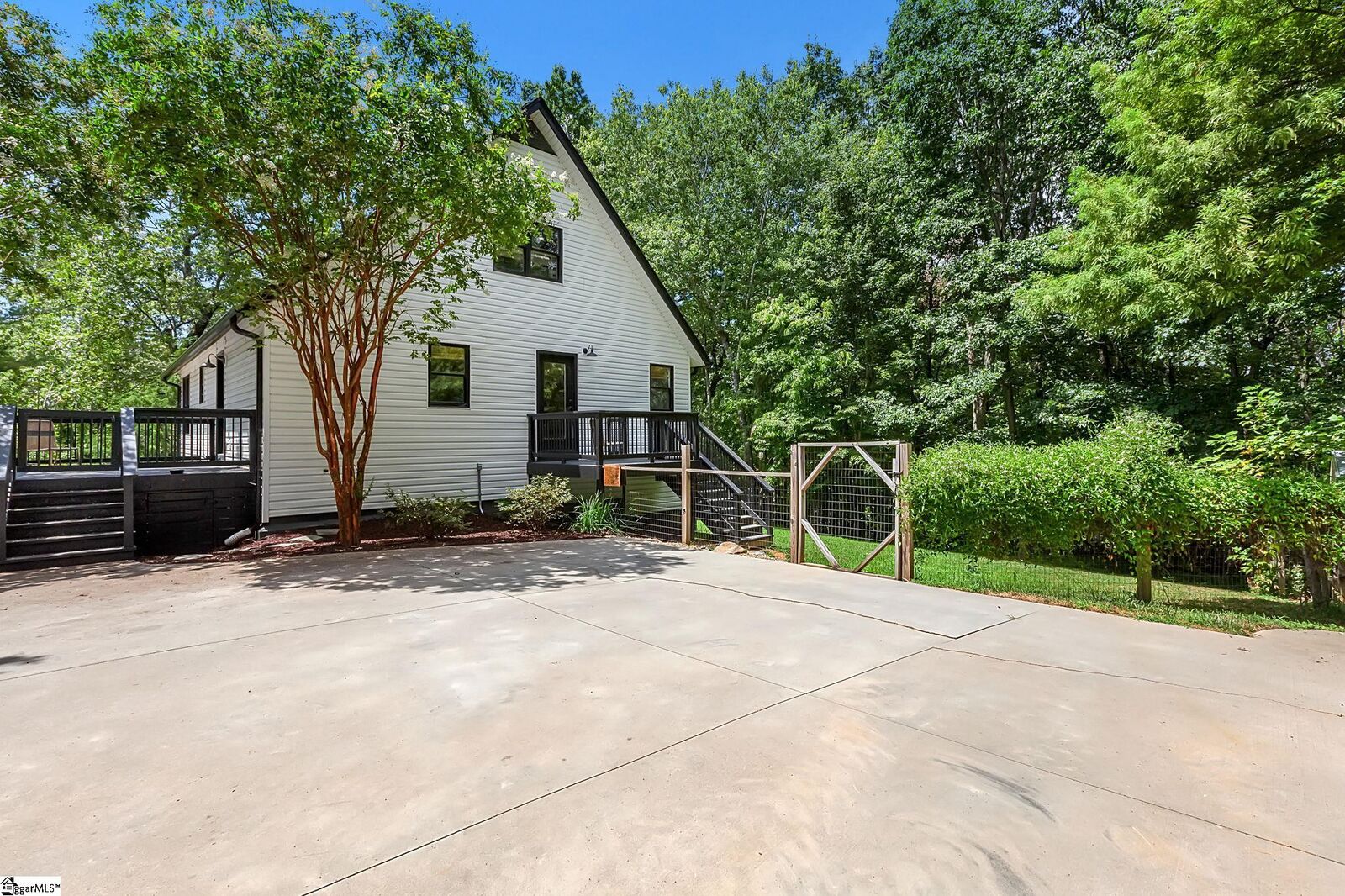 Property Photo:  160 Chestnut Mountain Road  SC 29690 