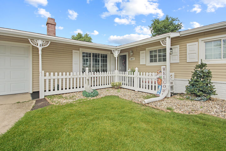Property Photo: 1015 N Rensselaer Street IN 46319