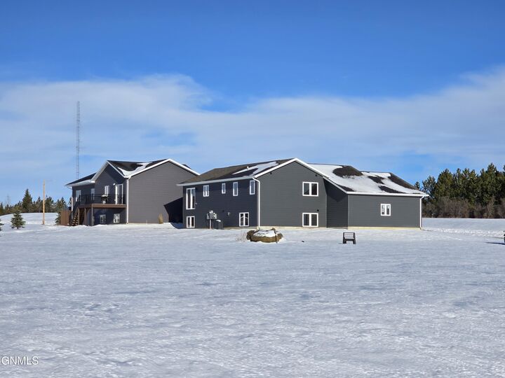 Property Photo: 1709 Blackstone Loop E ND 58523
