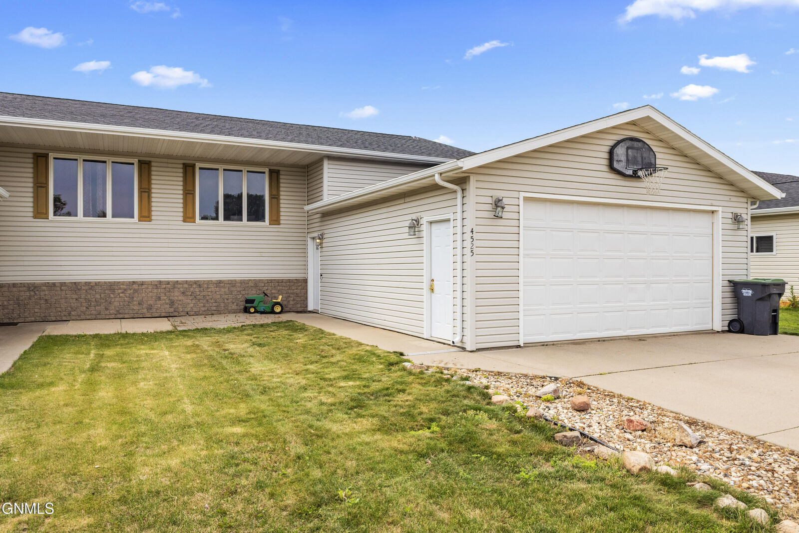 Property Photo: 4525 30th Avenue NW ND 58554