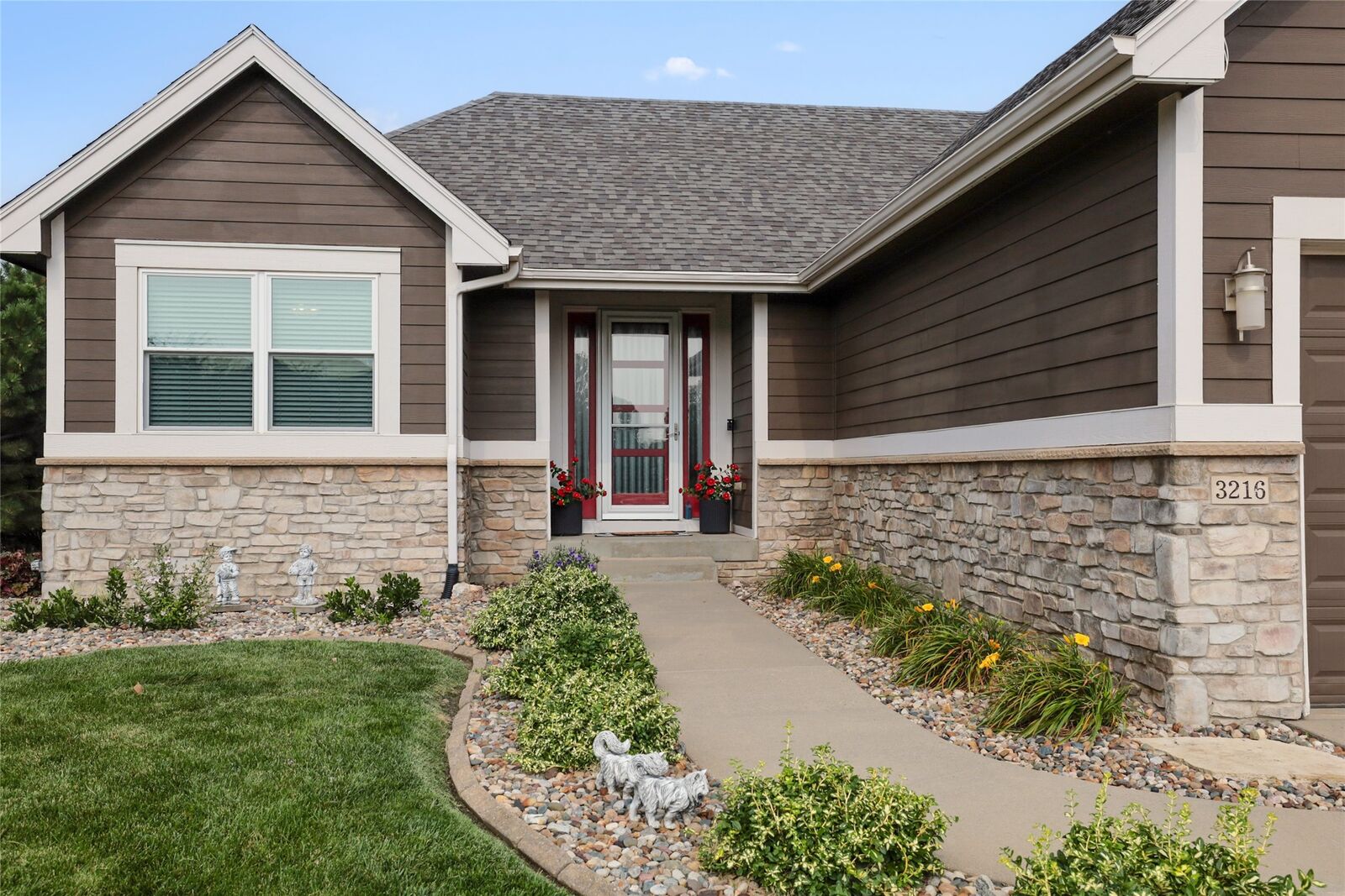 Property Photo:  3216 NW Northpark Drive  IA 50023 