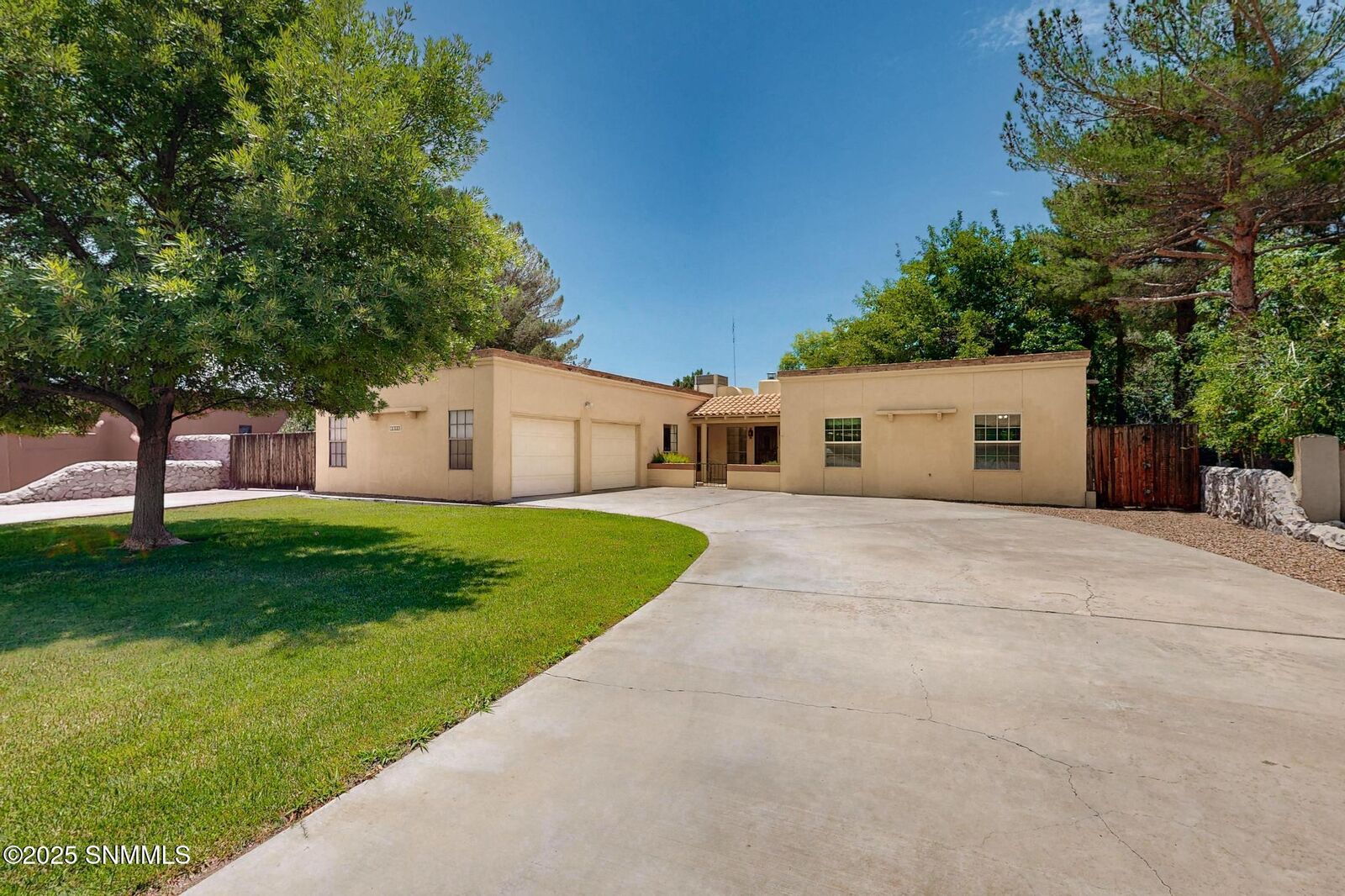 Property Photo:  1120 Marilissa Lane  NM 88005 