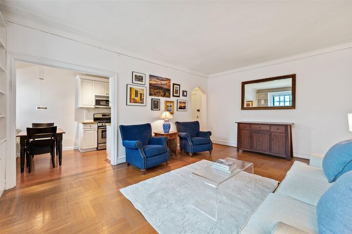 Property Photo: 14 N Chatsworth Avenue 2M NY 10538