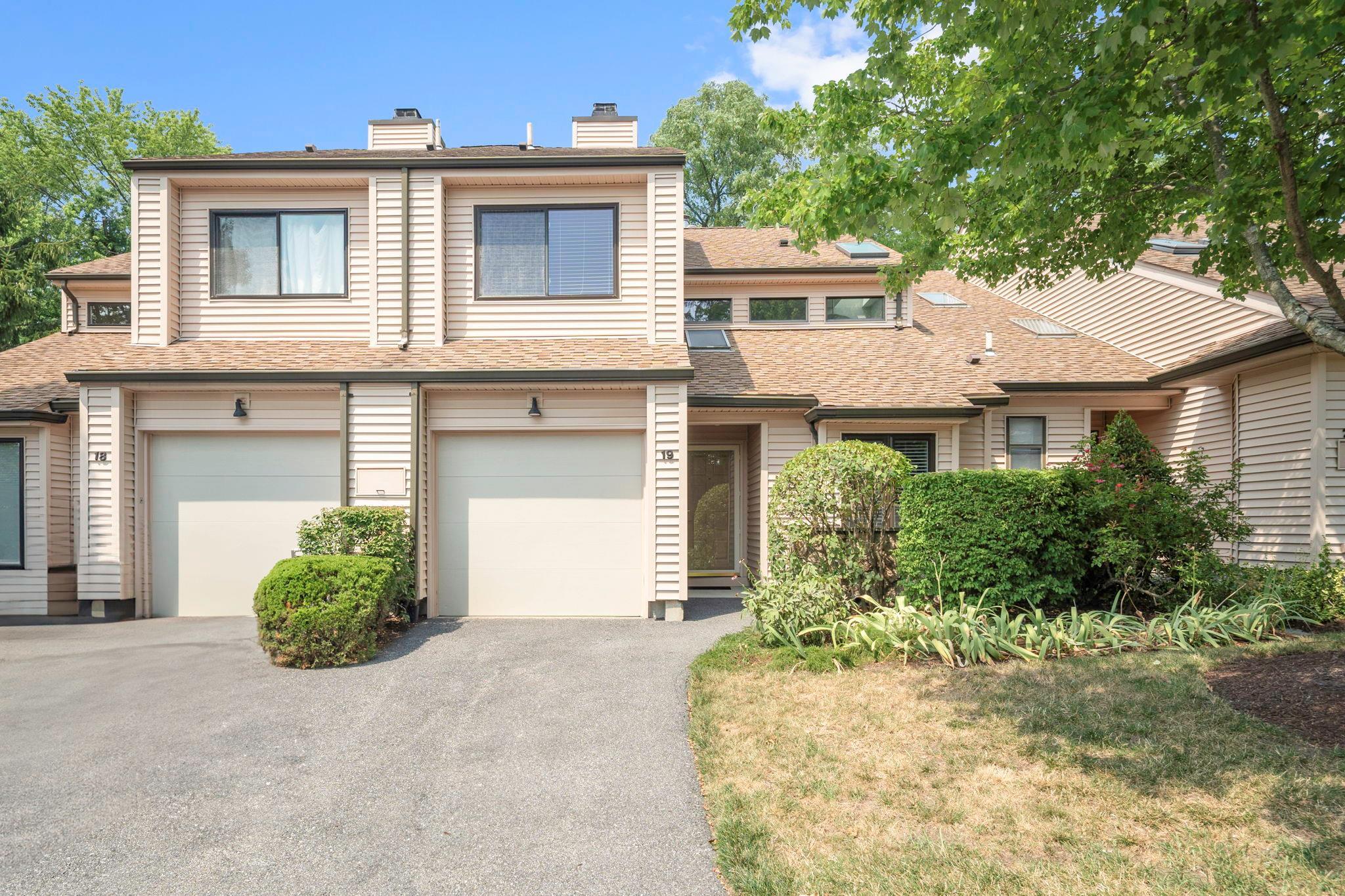 Property Photo:  19 Hudson Watch Drive  NY 10562 