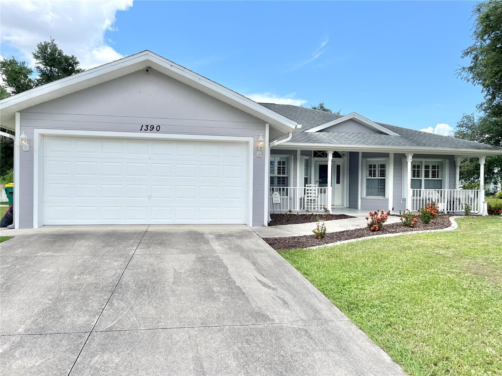 Property Photo: 1390 Nimrod Street FL 33952