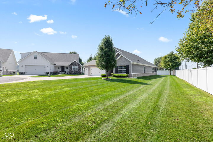 Property Photo: 2121 Somerset Drive IN 46131