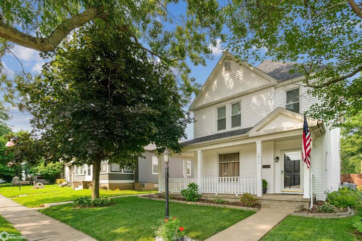 Property Photo: 1411 N 7th Street IA 52601