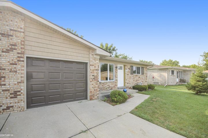 Property Photo: 28535 Dino Circle MI 48047