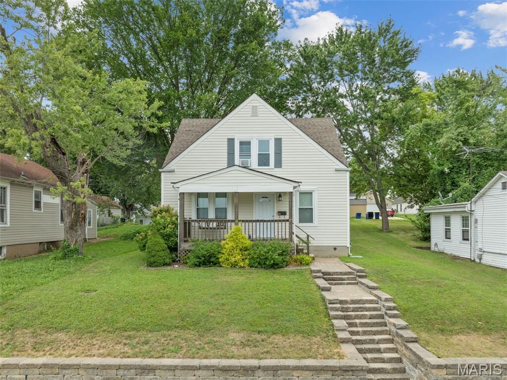 Property Photo: 310 Fair Street MO 63090