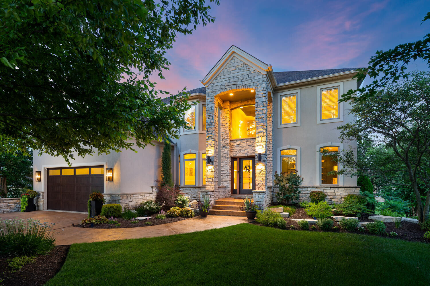 Property Photo: 175 Braeburn Court IL 60137