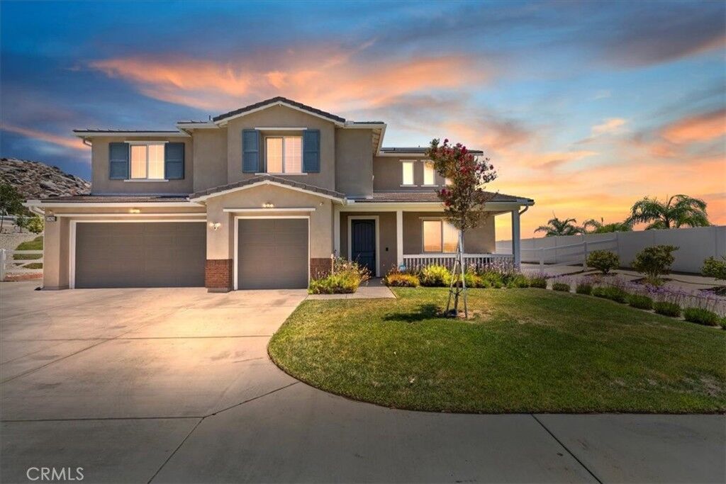 Property Photo:  17426 Fairbreeze Court  CA 92504