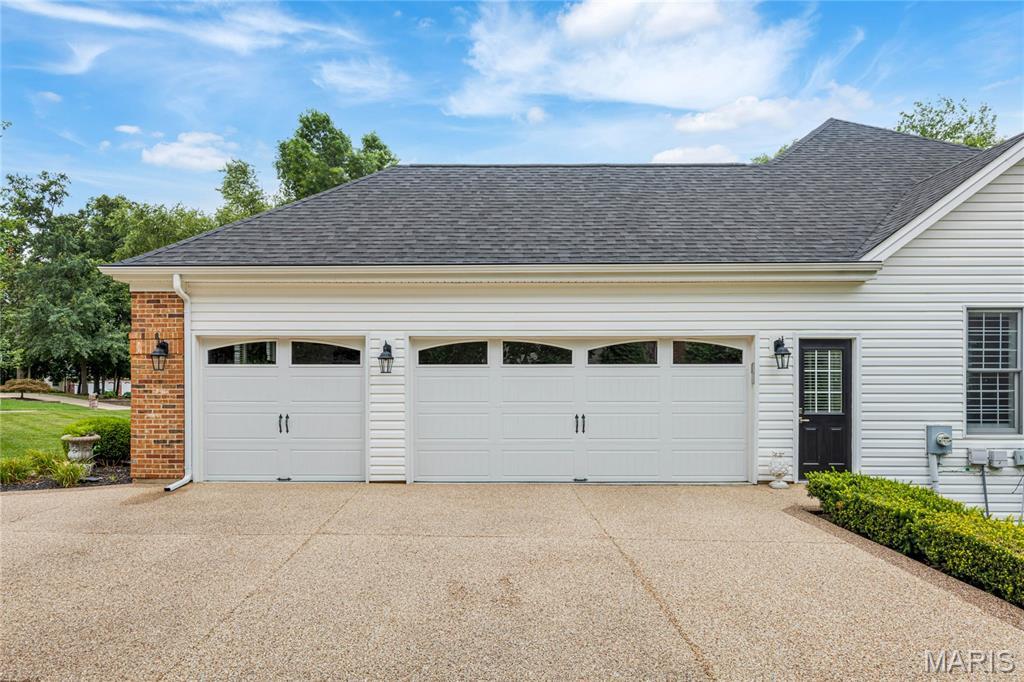 Property Photo: 754 Southbrook Forest MO 63304