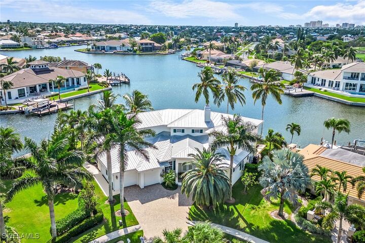 Property Photo:  1627 Barbados Court  FL 34145 