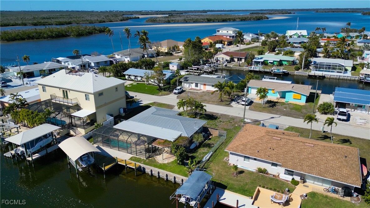 Property Photo: 2821 Bruce Street FL 33993