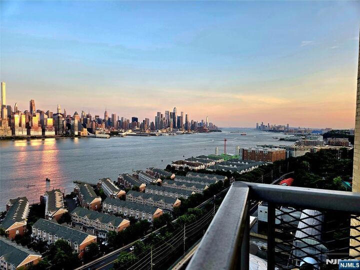 6600 Boulevard East 15D  West New York NJ 07093 photo