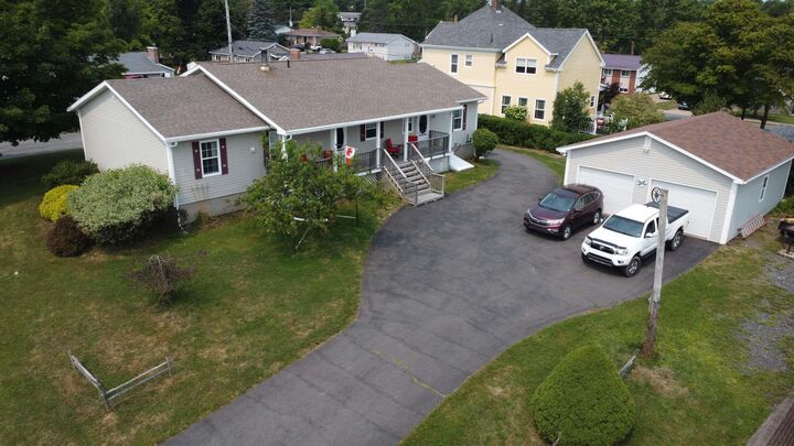 333 Queen Street  New Glasgow NS B2H 6A6 photo