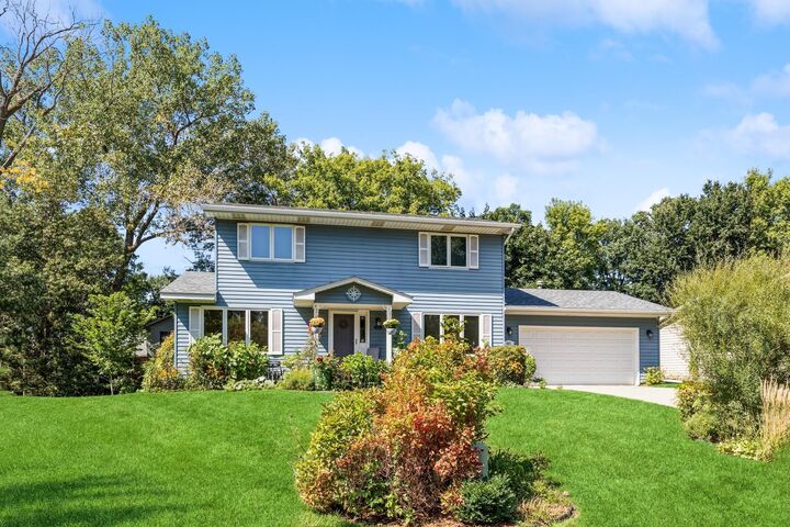 567 Lakewood Drive S  Maplewood MN 55119 photo