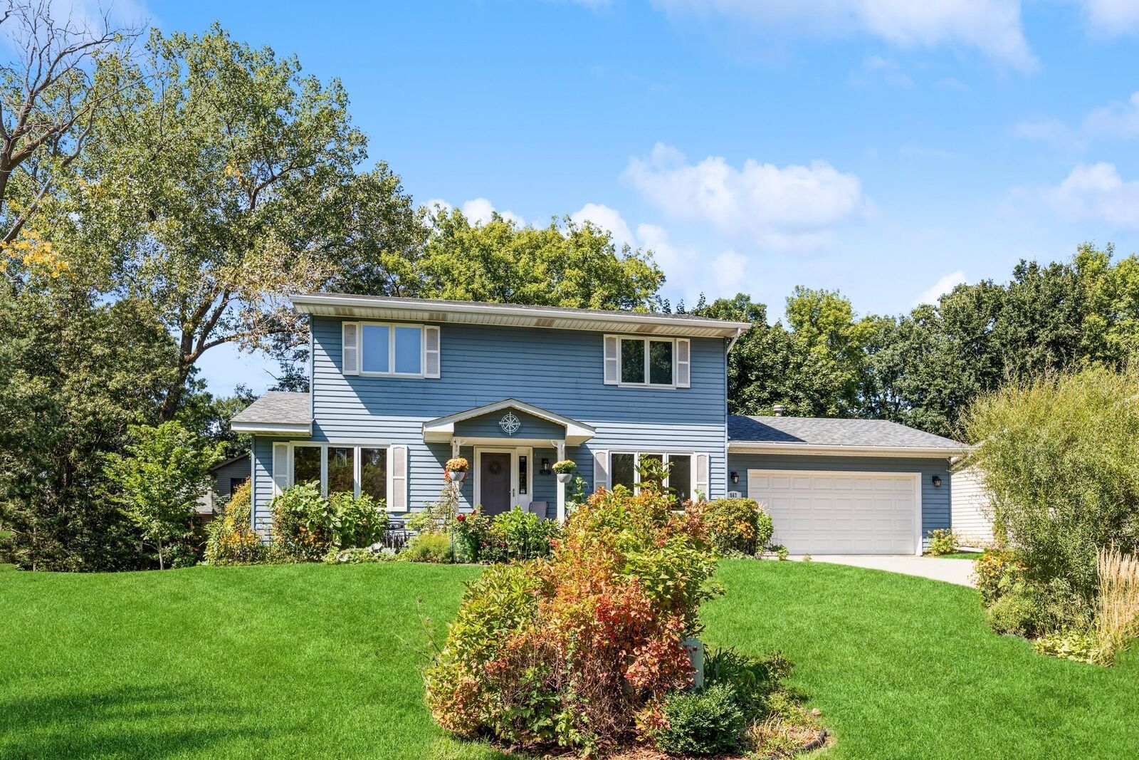 Property Photo: 567 Lakewood Drive S MN 55119