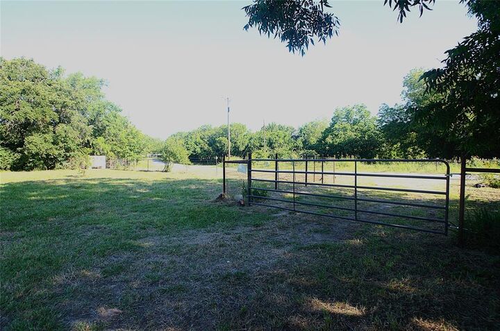 Property Photo:  Tbd Lot 1 Flowing Wells  TX 75076 