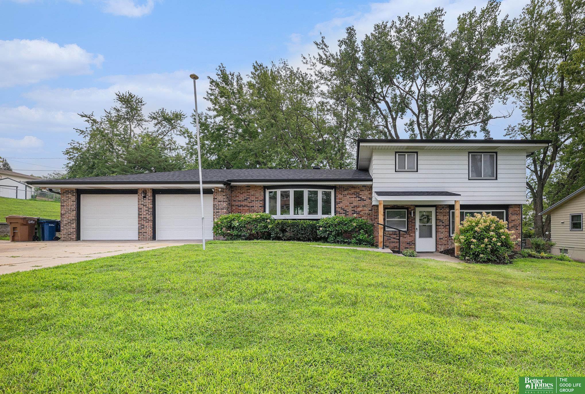 Property Photo: 4937 Aspen Drive NE 68157