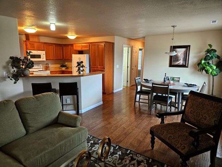 Property Photo:  332 Cheney Loop  OR 97502 